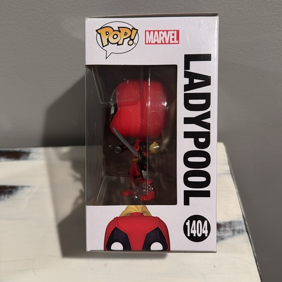 Ladypool funko pop #1404 - Picture 2 of 4